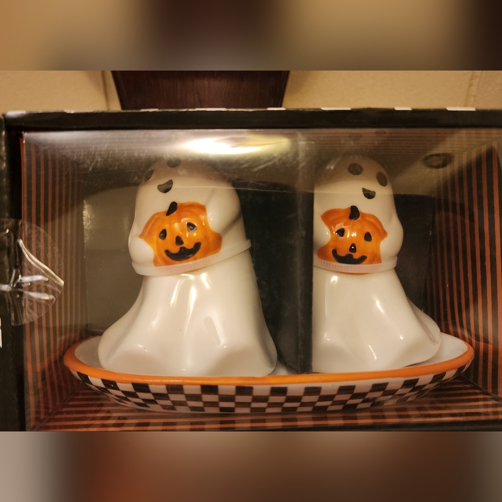 Halloween Ghost Salt and Pepper Shakers